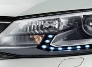 Volkswagen Jetta image headlight 043