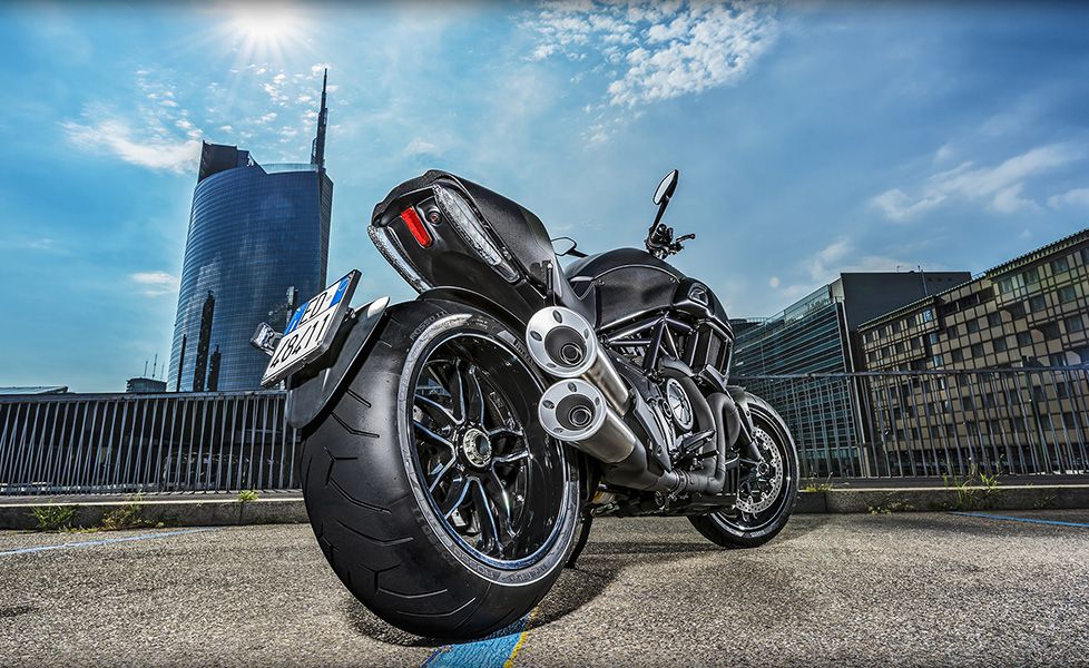 Ducati Diavel Carbon Photo8
