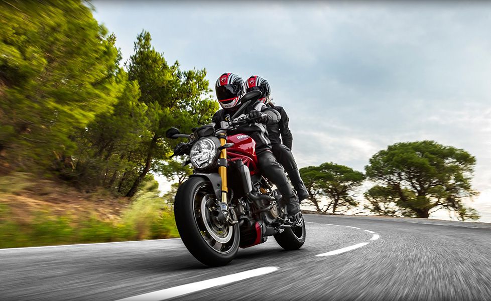 Ducati Monster 1200 S image 13