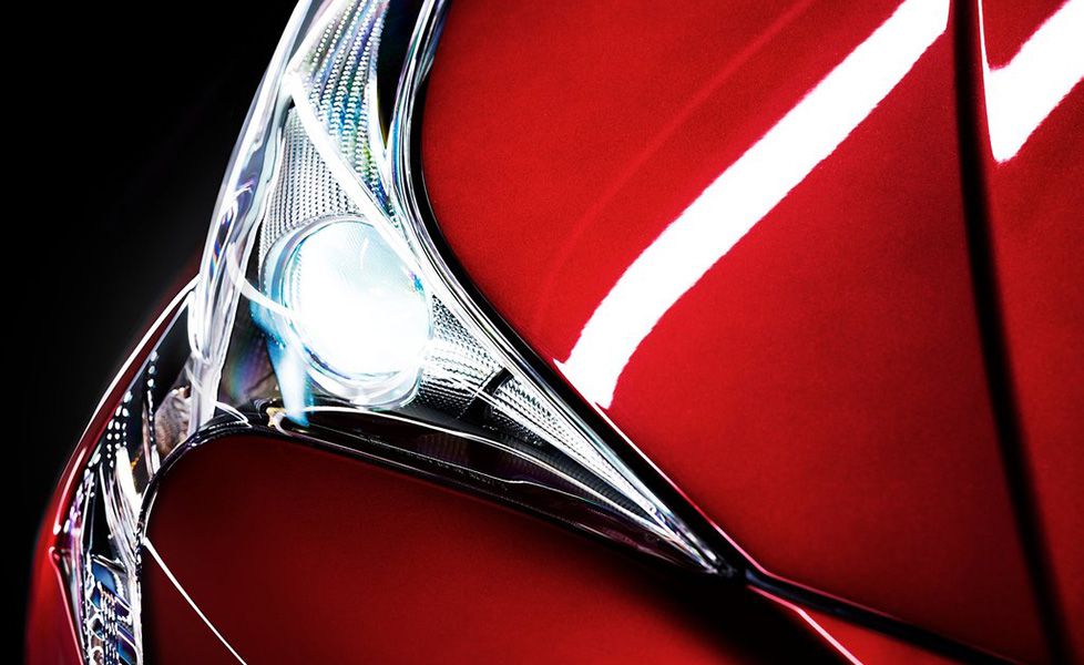Toyota Prius image head lamp