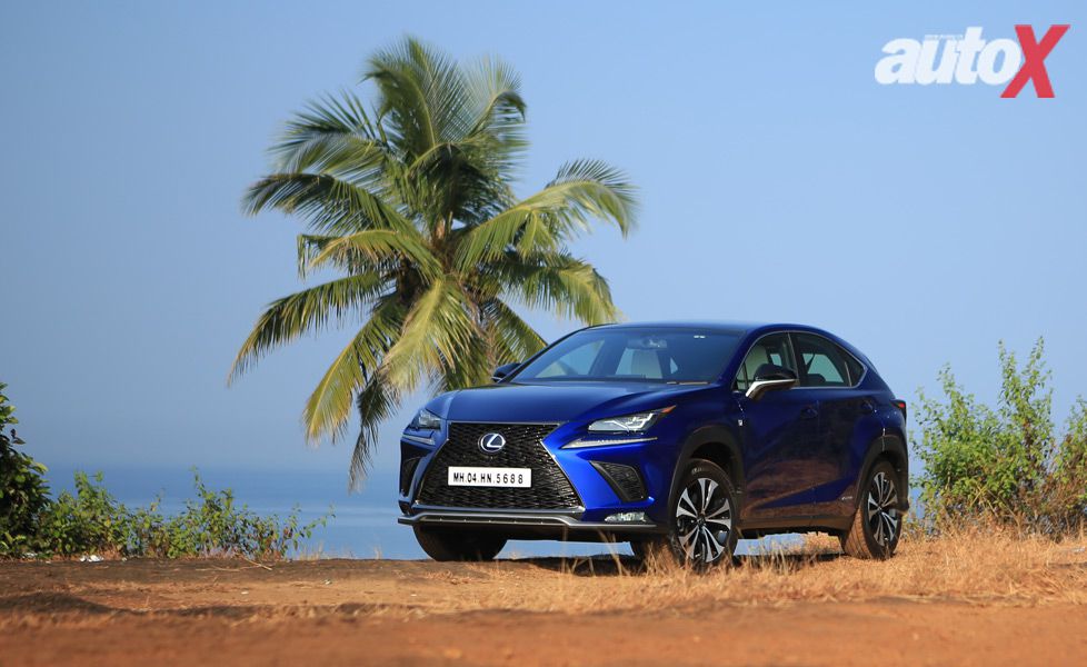 Lexus NX300h - Photos