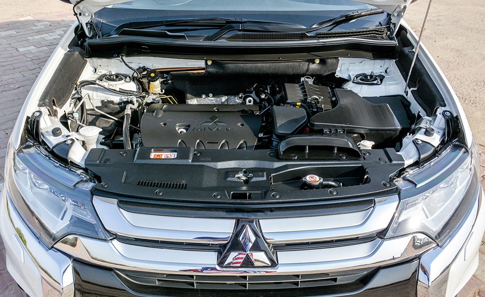 Mitsubishi Outlander image 2.4-litre petrol engine