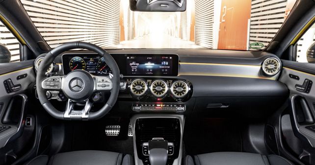 Mercedes-AMG A35 4MATIC Dashboard layout