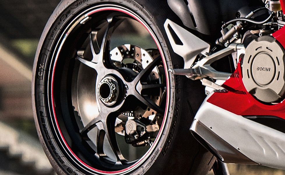 Ducati Panigale V4 Image Gallery 13