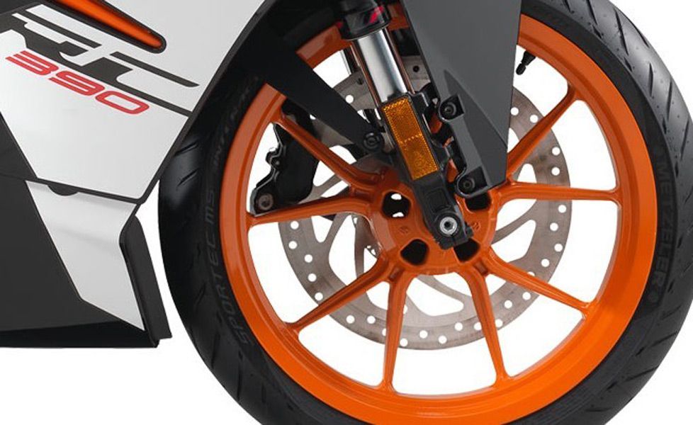 KTM RC 390 Image Front Wheel Tyre