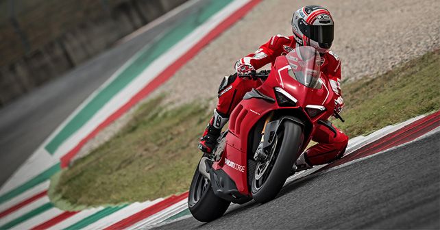 WSBK-ready Ducati Panigale V4 R breaks cover