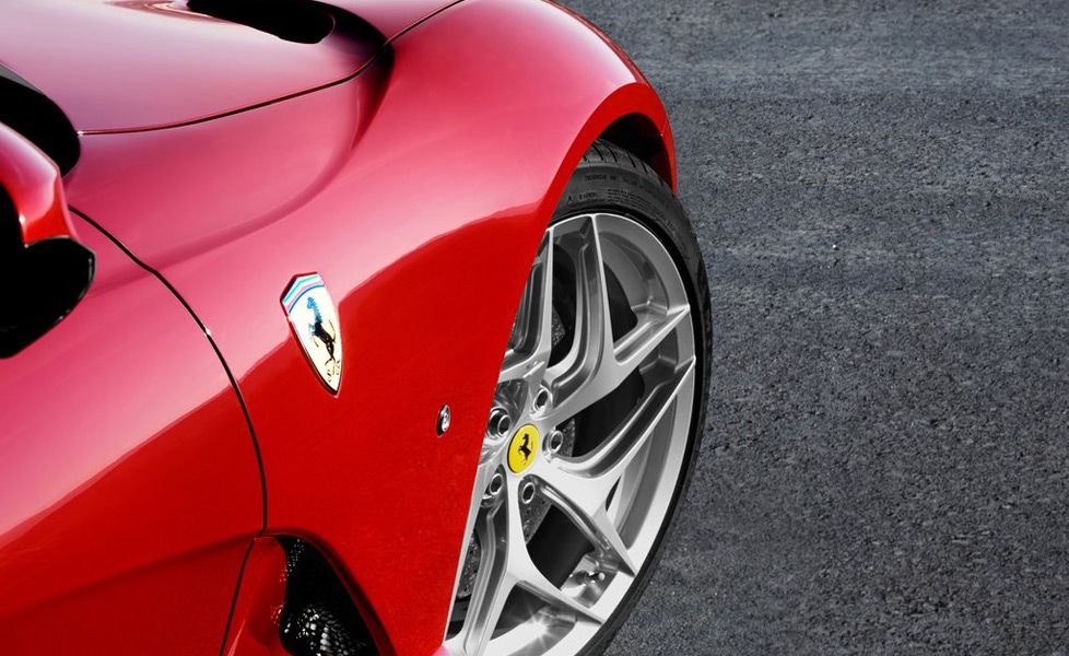 Ferrari 812 Images, Interior & Exterior HD Photos - autoX