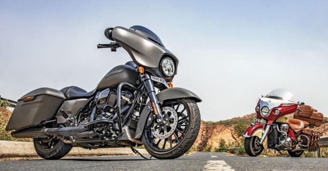 Harley-Davidson Street Glide Special vs Indian Chieftain Roadmaster Classic - Photos