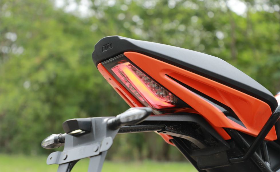 KTM RC 125 Image detail taillight gallery