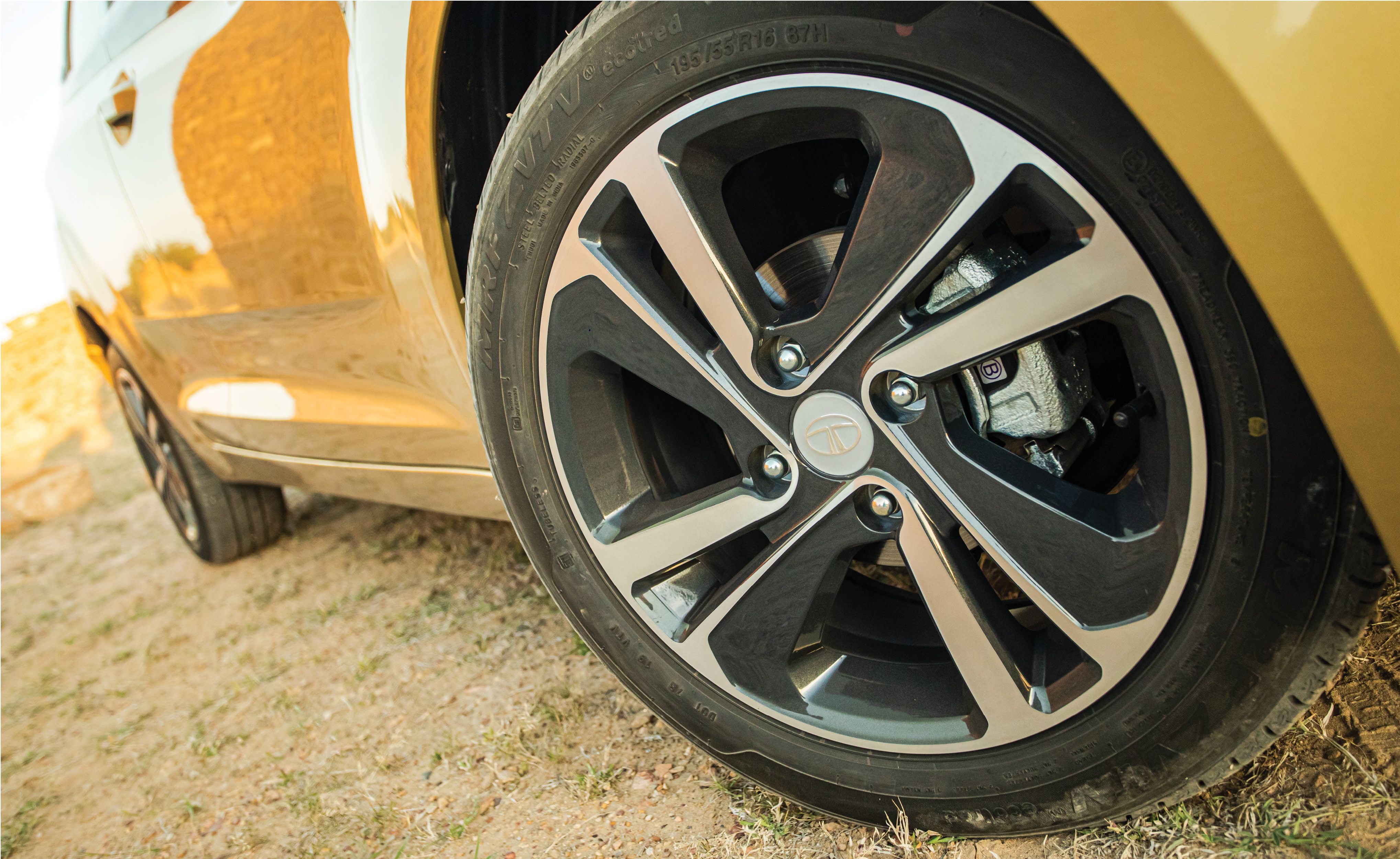 Tata Altroz image details alloy wheels 