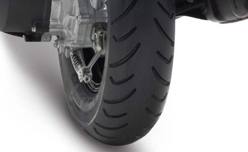 Yamaha Fascino 125 Image wider tyre