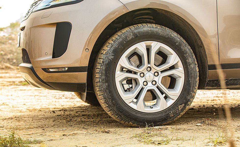 2020 Range Rover Evoque image 18 inch alloy wheel
