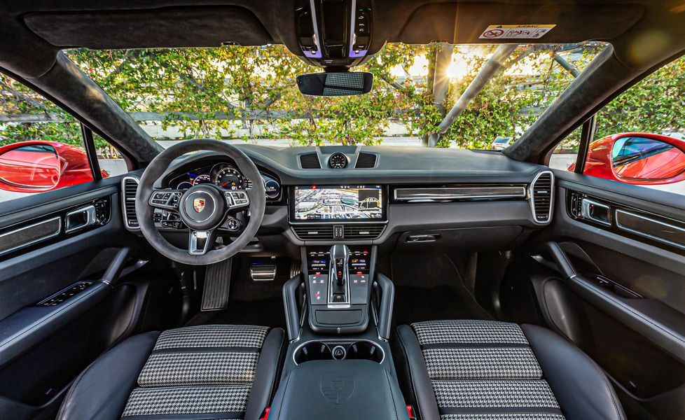 Porsche Cayenne Coupe interior