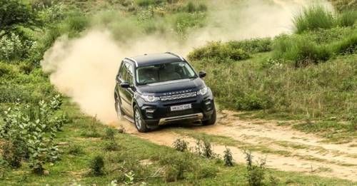 Land Rover Disocvery Sport Action