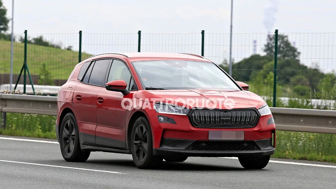 Skoda Enyaq iV prototypes caught testing