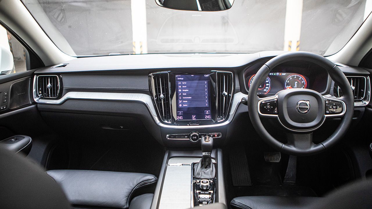 2021 Volvo S60 interior