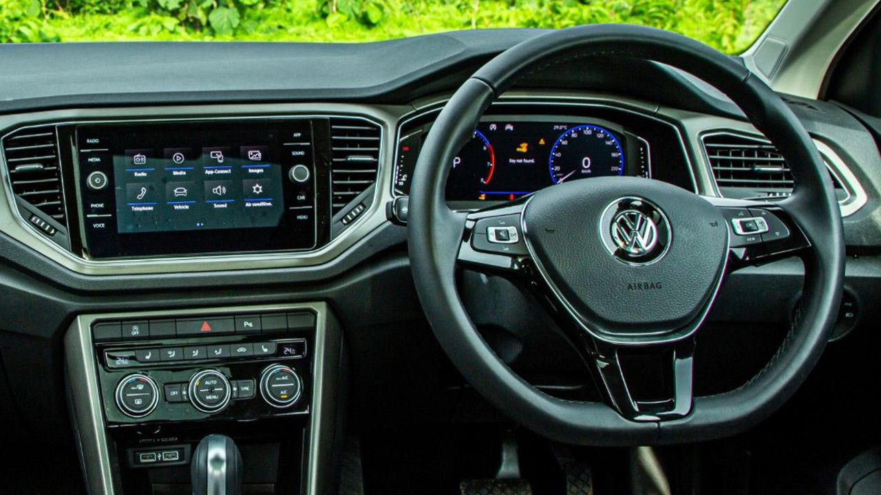 Volkswagen T Roc Image 3 