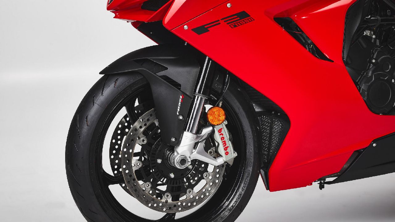 Seeing red: MV Agusta F3 800 Rosso unveiled