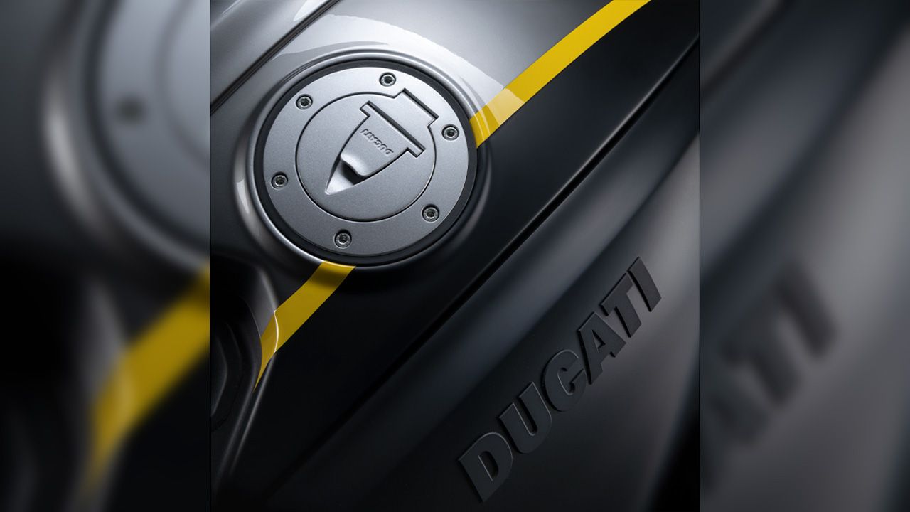 Ducati Diavel 1260 Image 1 