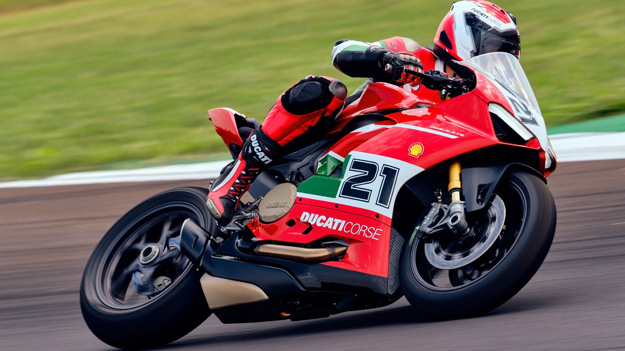 Дукати Corse Panigale