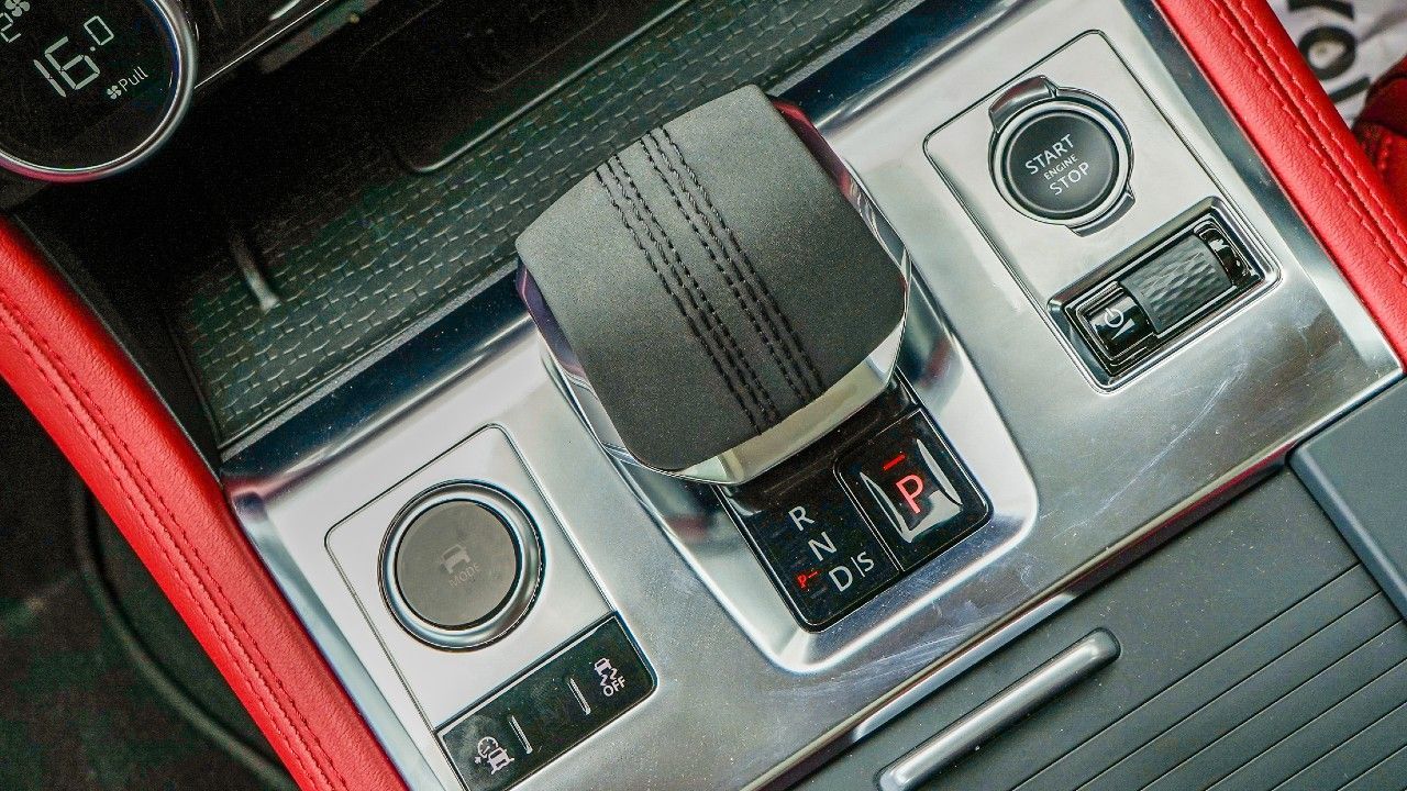 2021 jaguar f pace facelift review india interior detail gear lever m11