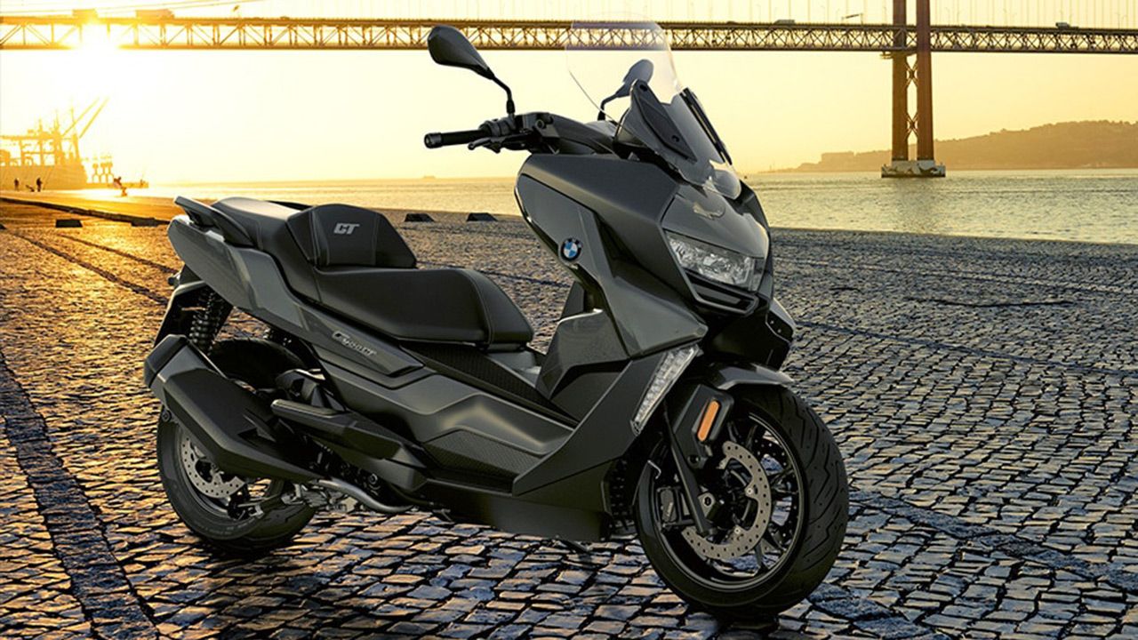 BMW C 400 GT Front Right View