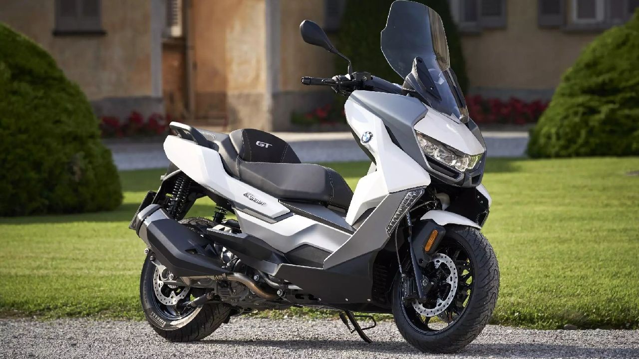 BMW C 400 GT Maxi Scooter Front Three Quarter Static