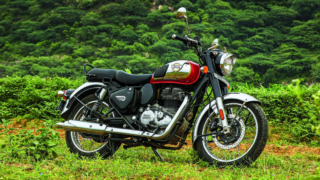2021 Royal Enfield Classic 350 Side View Static 2