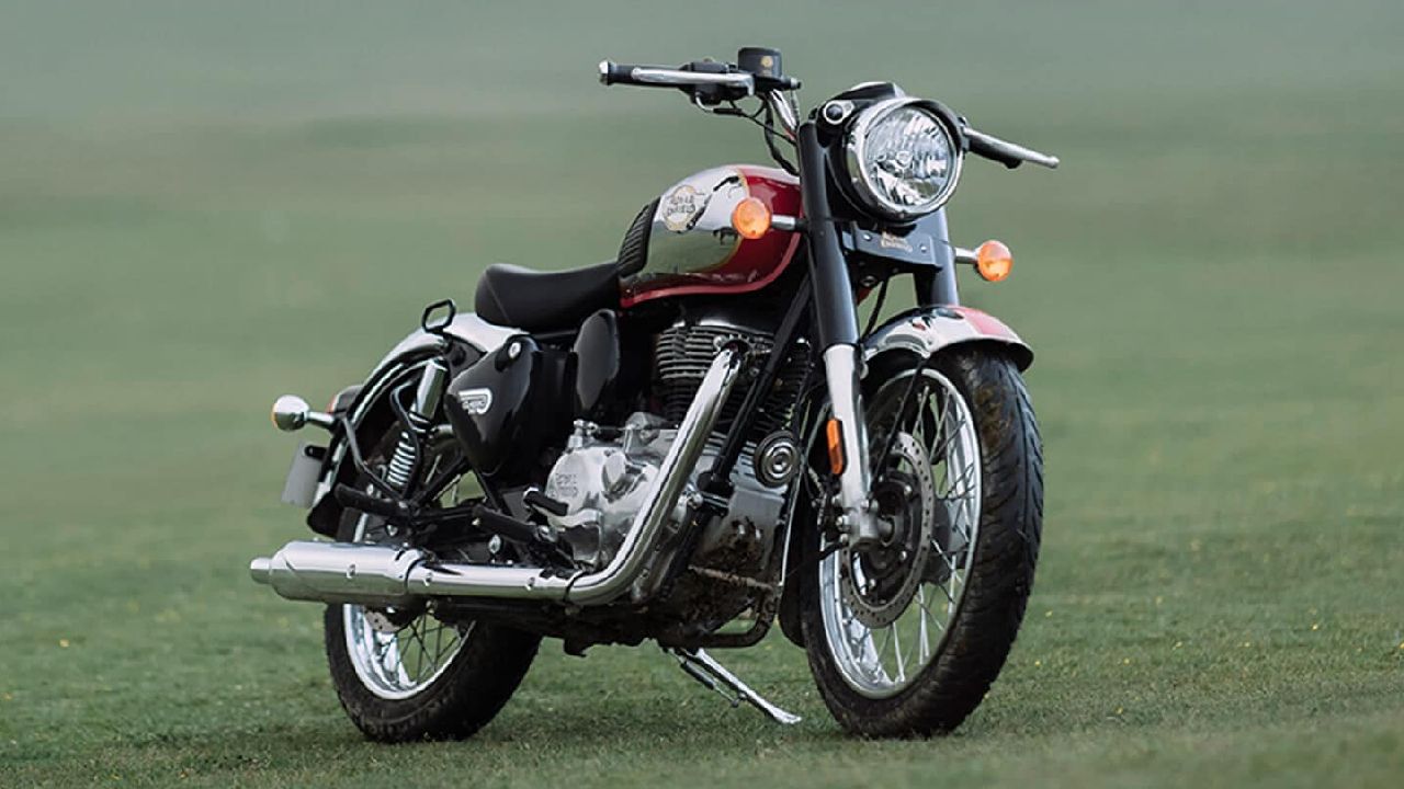 2021 Royal Enfield Classic 350 Front Three Quarter Static