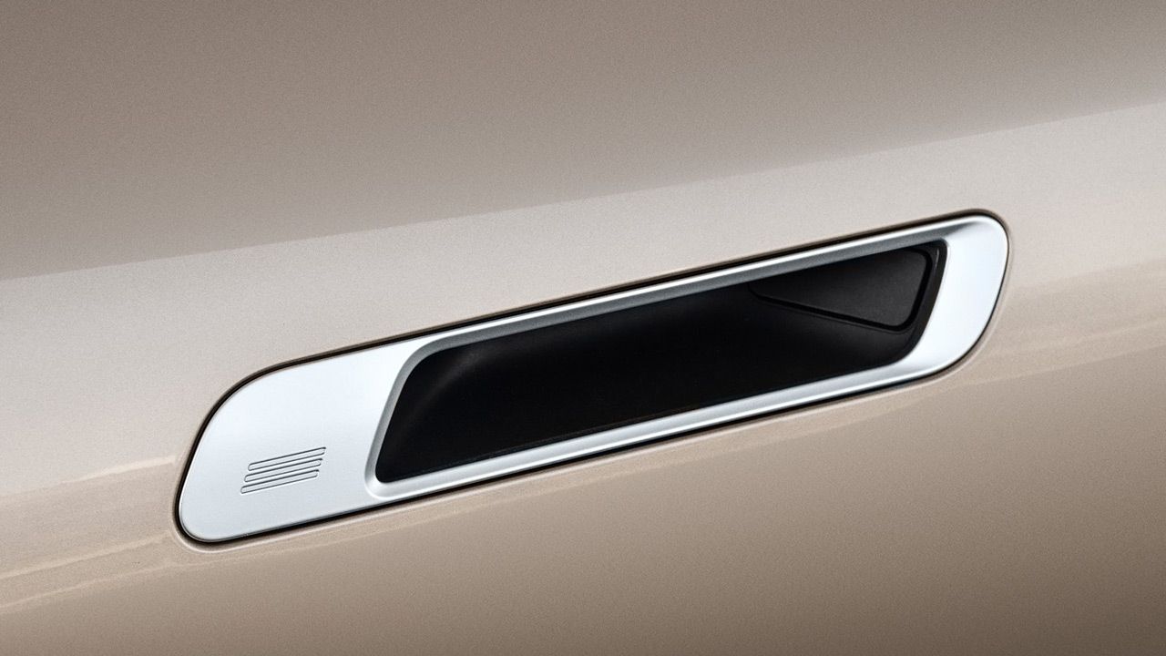 BMW iX door handle chrome bodypaint