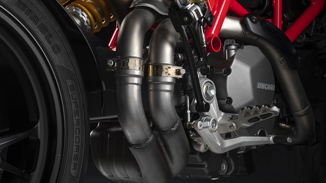 Ducati Hypermotard 950 engine