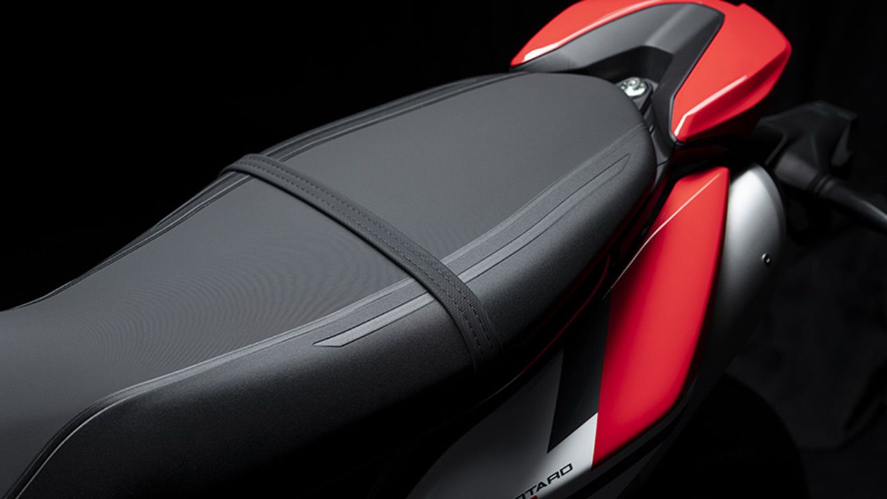 Ducati Hypermotard 950 rear seat