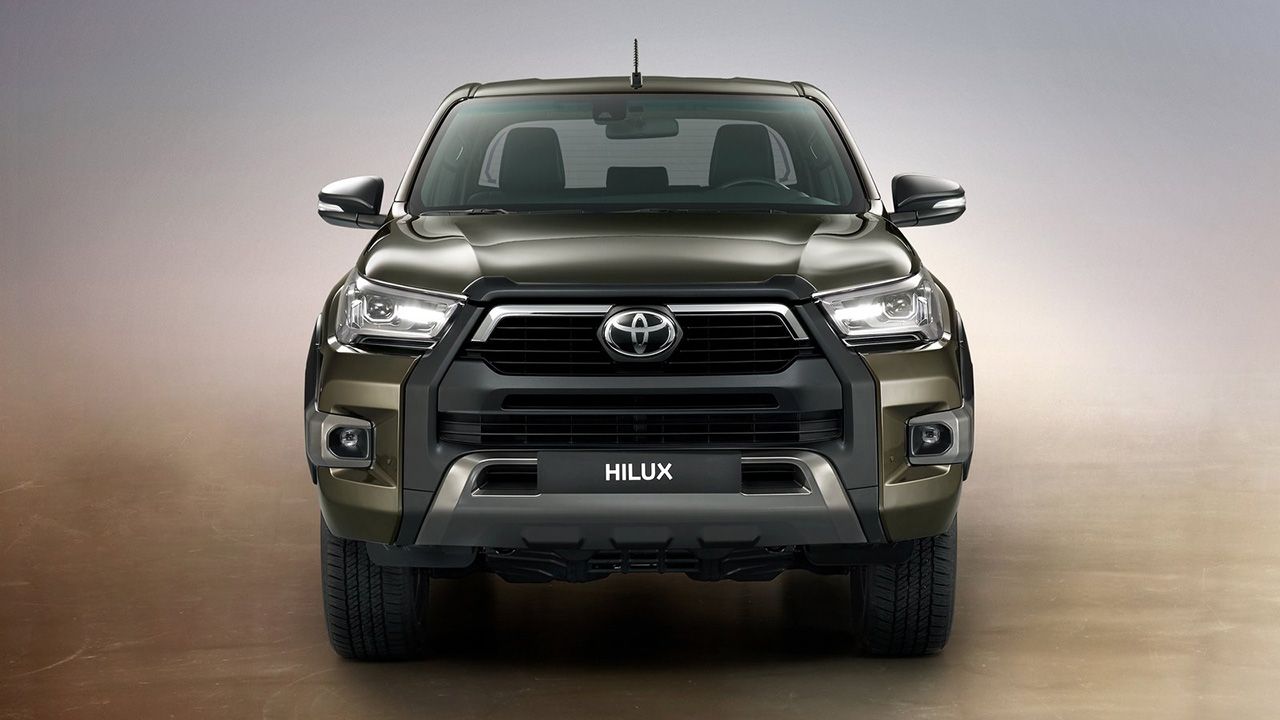 Toyota Hilux Front Dead On Static