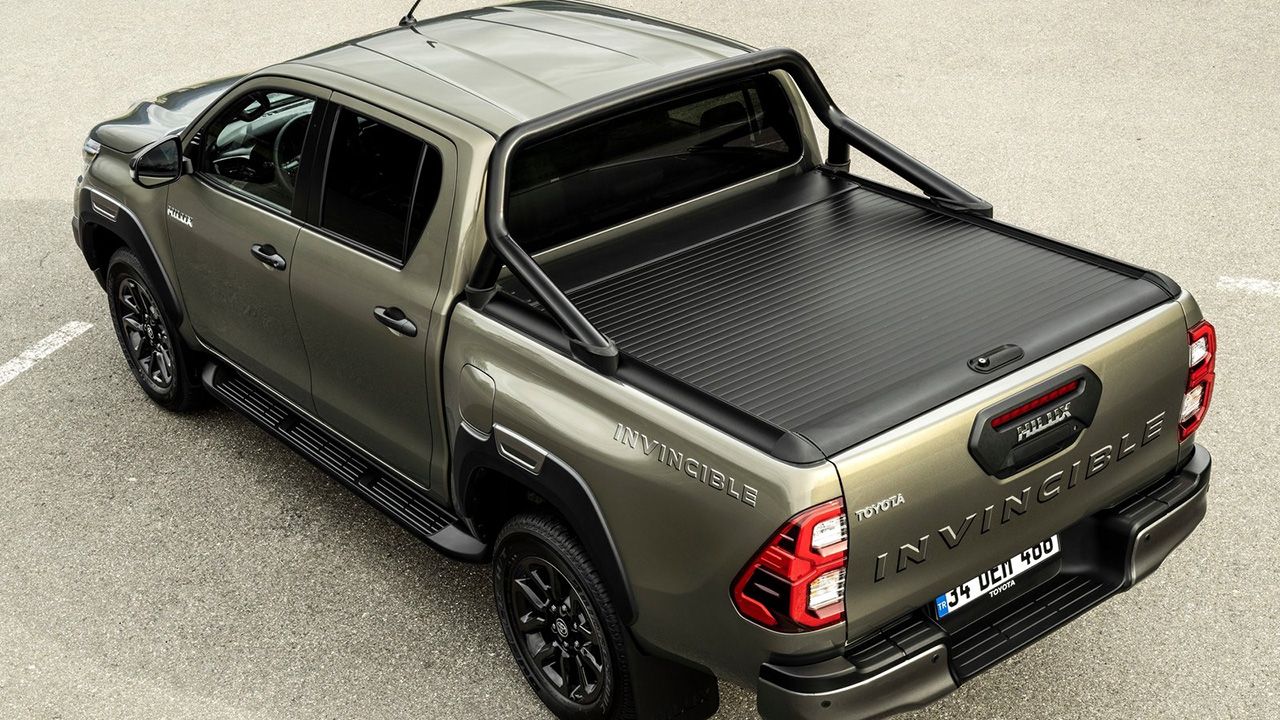 Toyota Hilux with Rear Tonneau Cover