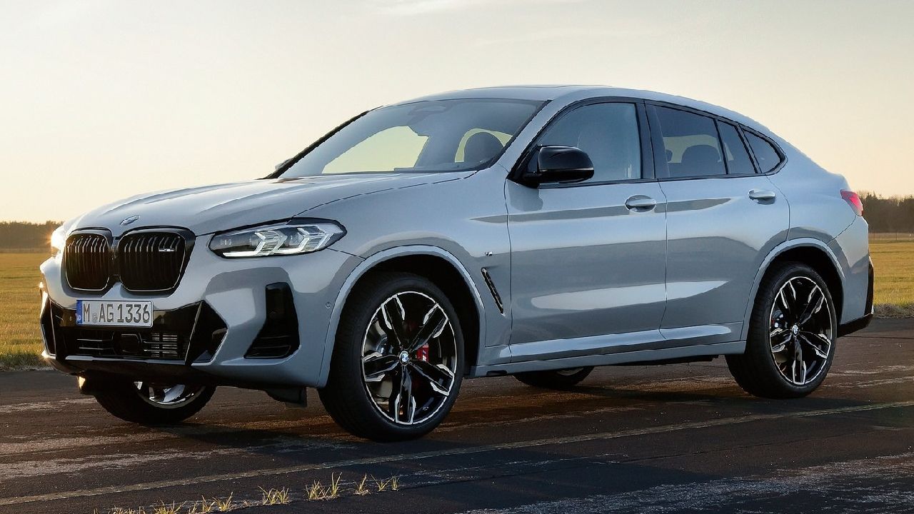 2022 BMW X4 Front Theee Quarter