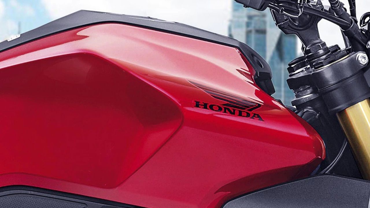 Honda CB300R Fuel Tank Honda Badging