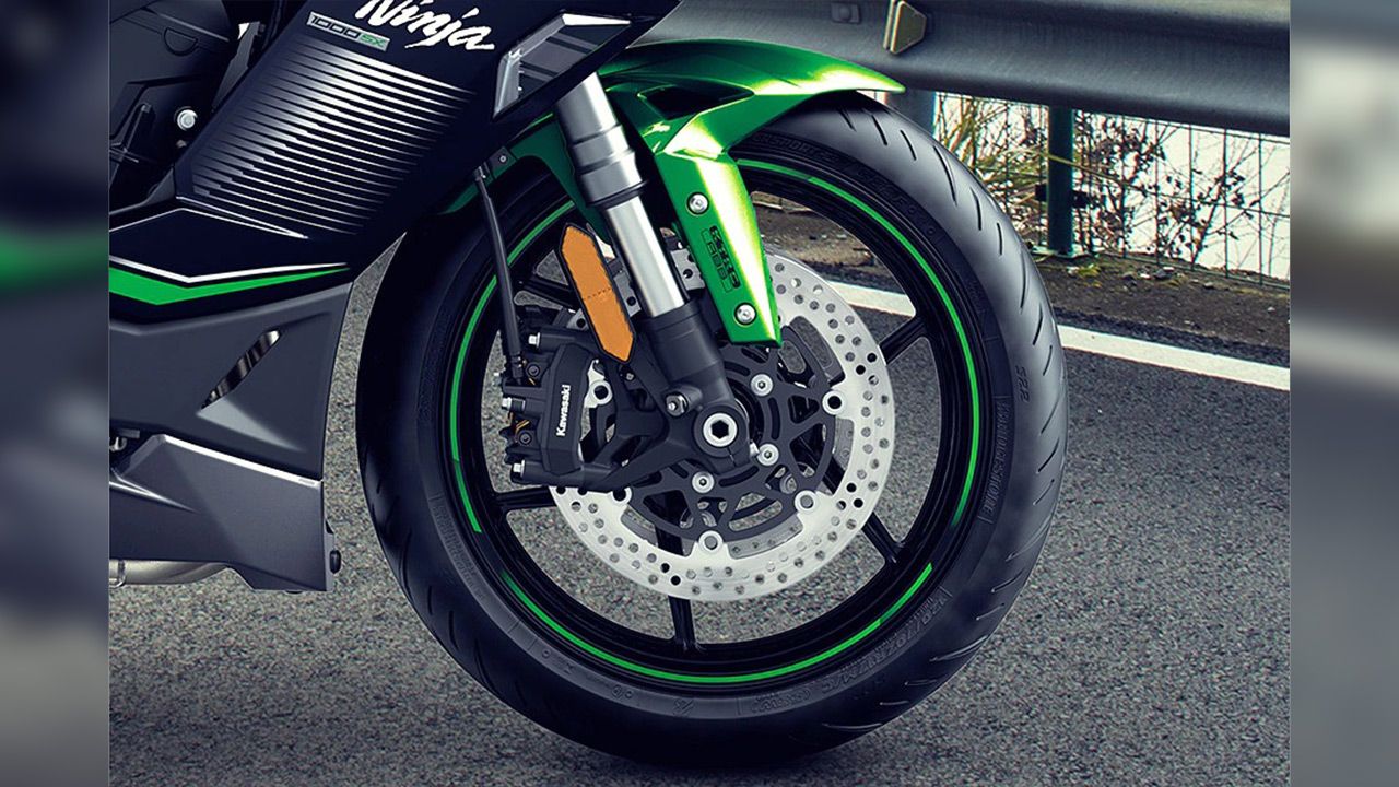 Kawasaki Ninja 1000 Front Tyre View3