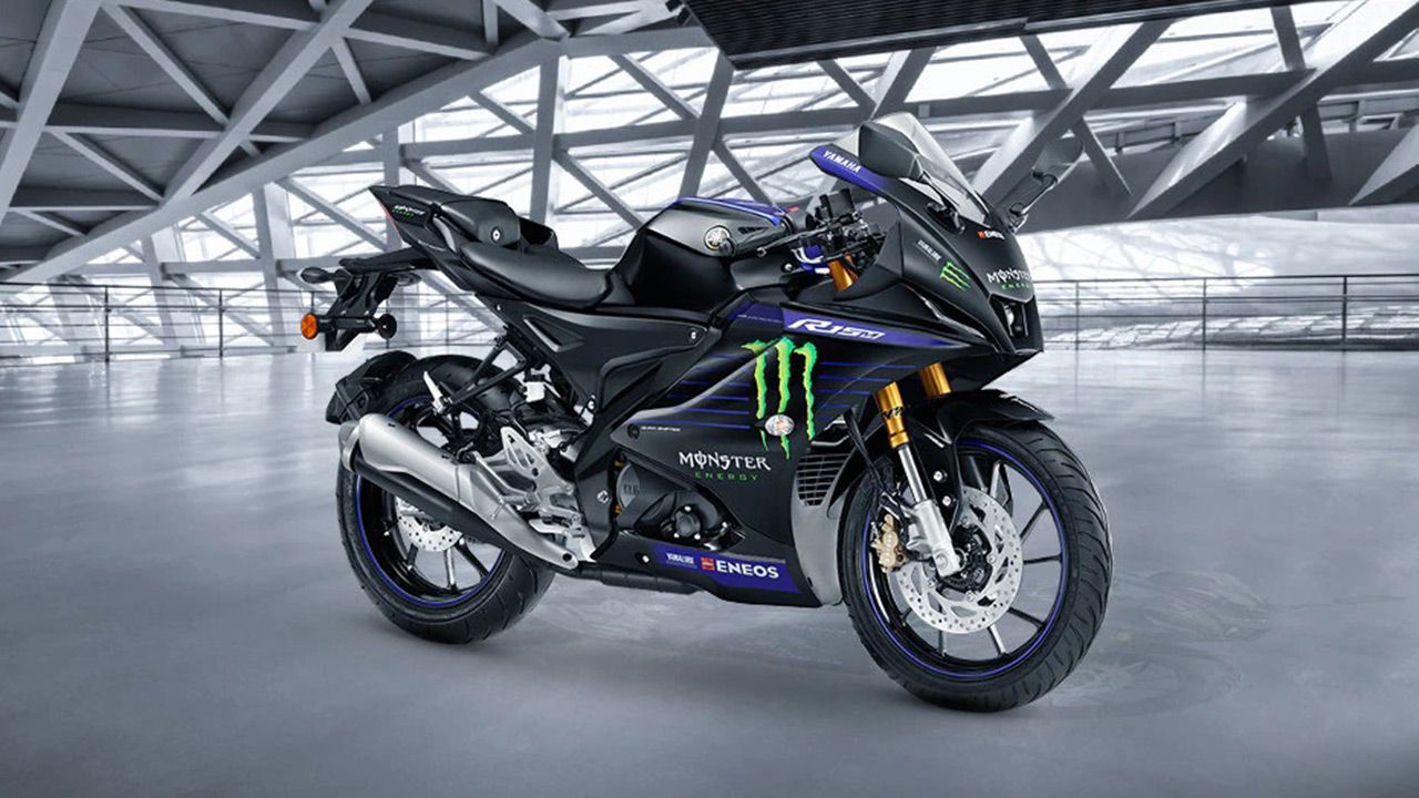 Yamaha YZF R15 V4 Front Right View