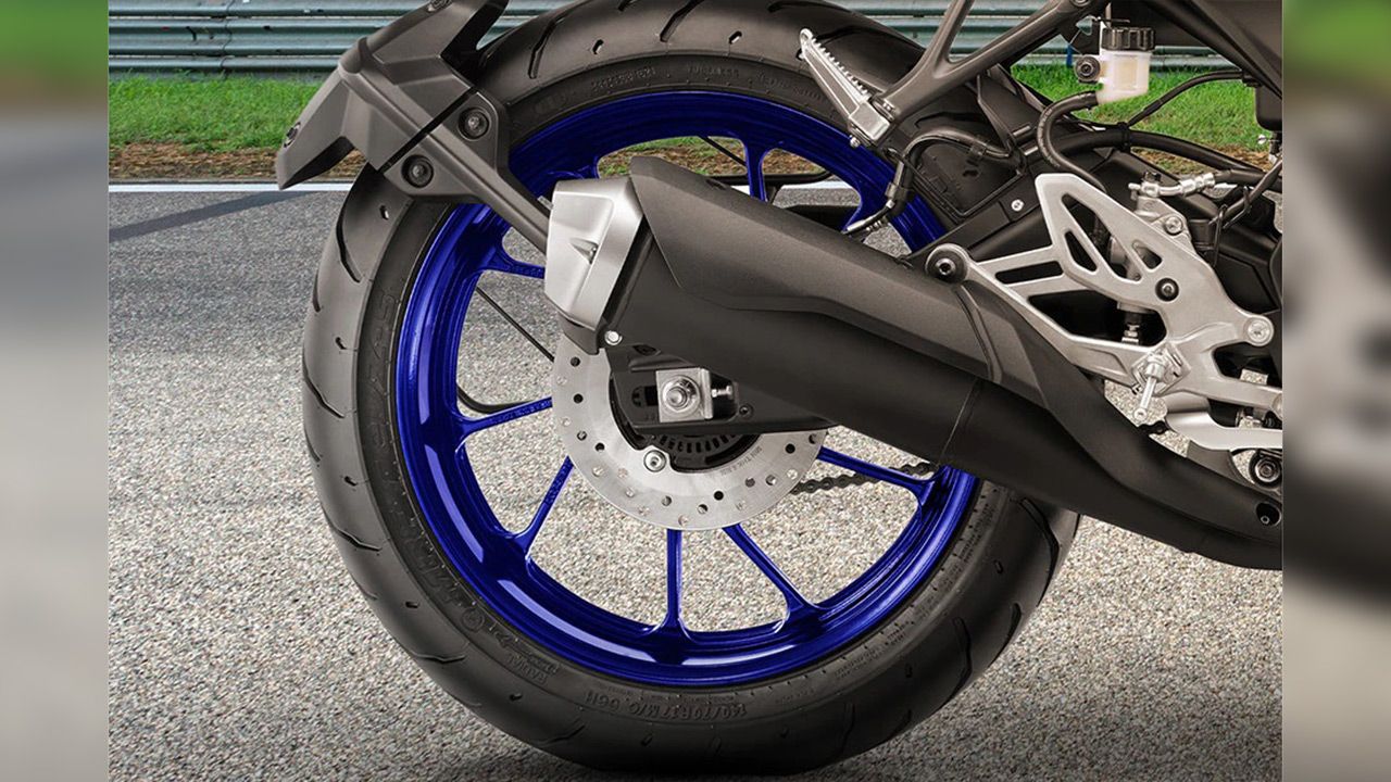Yamaha YZF R15 V4 Rear Tyre