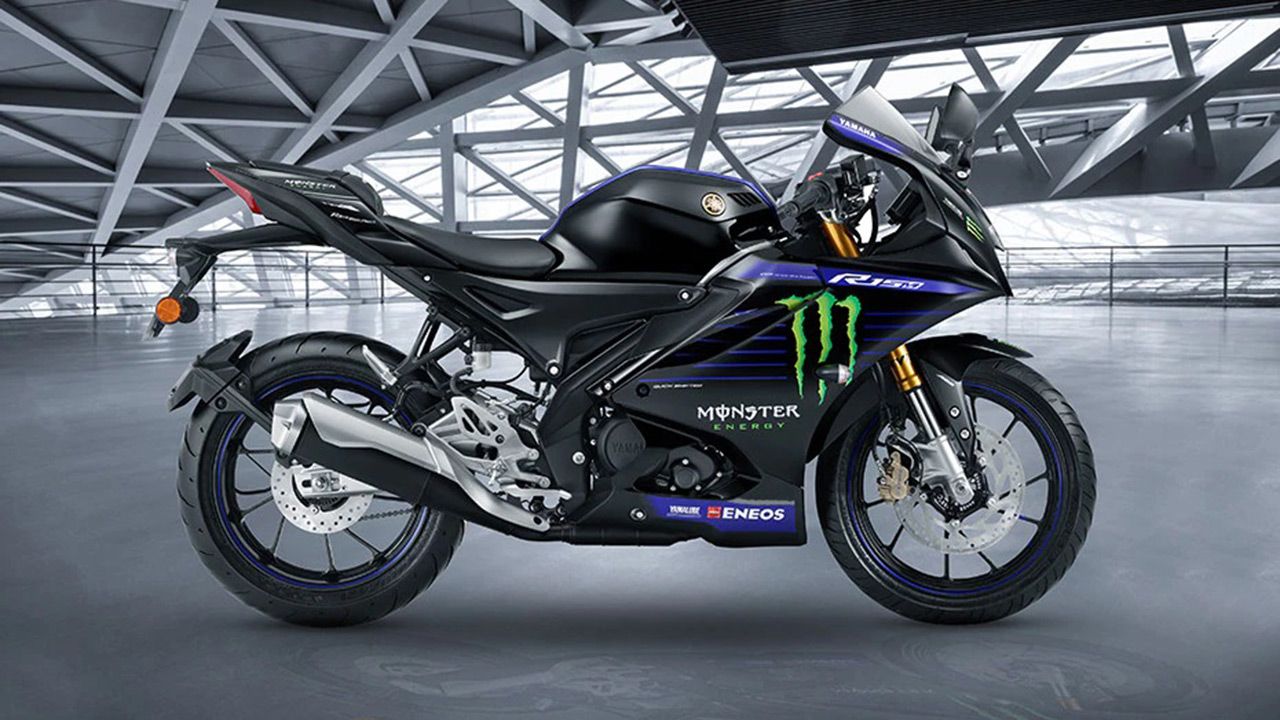 Yamaha YZF R15 V4 Right Side View1
