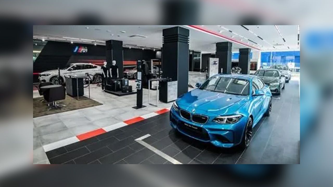 BMW M Performance Showroom Dealerships11 500x261