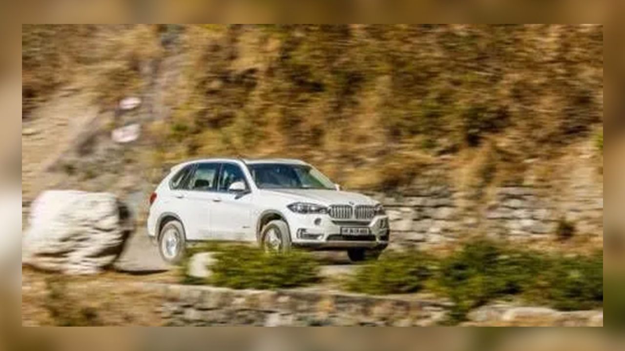 BMW X5 Petrol Launched 1 500x261