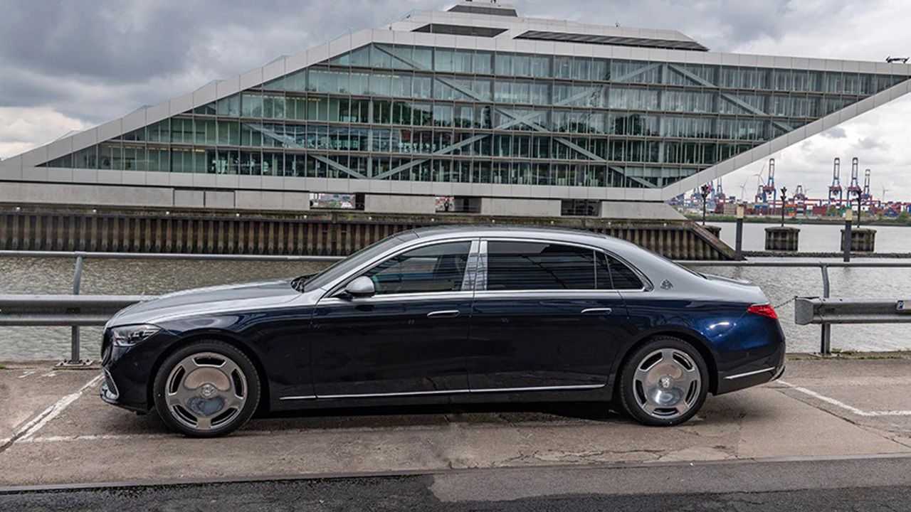 Mercedes Benz Maybach S Class Side View