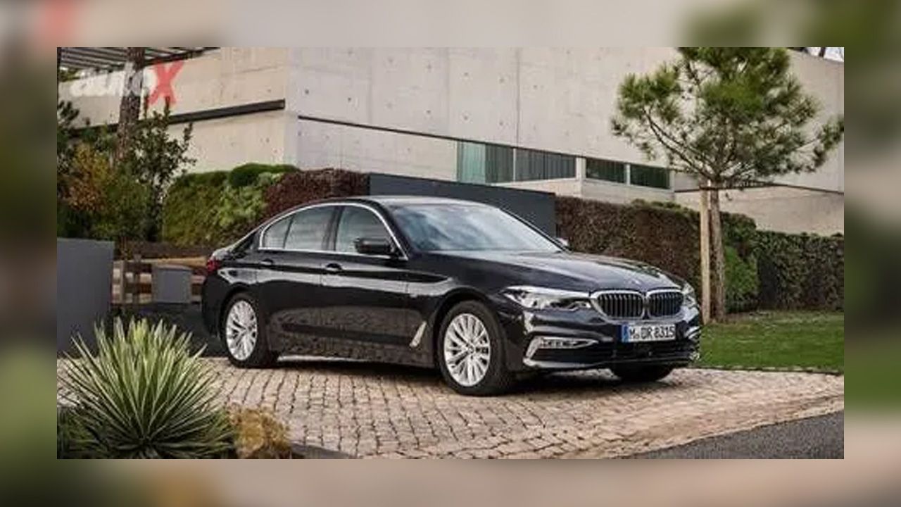 New BMW 5 Series Front Static 500x261