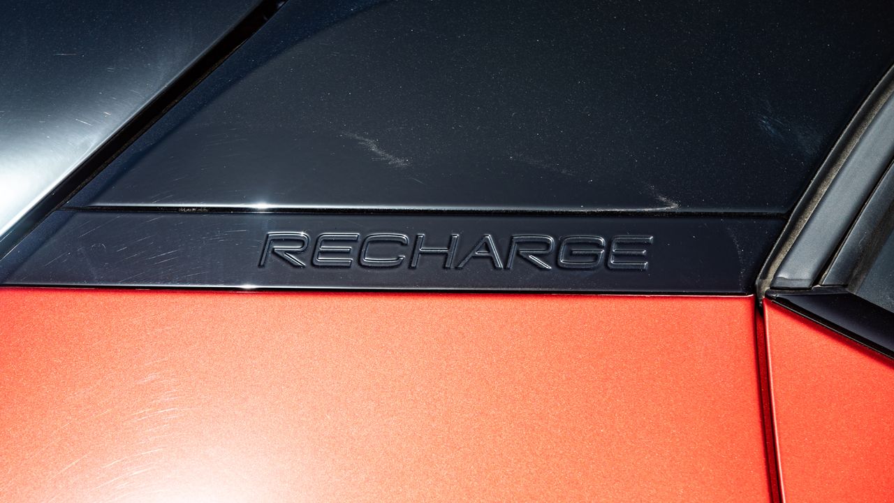 Volvo XC40 Recharge C Pillar Emblem