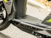 Suzuki Avenis 125 Floorboard3