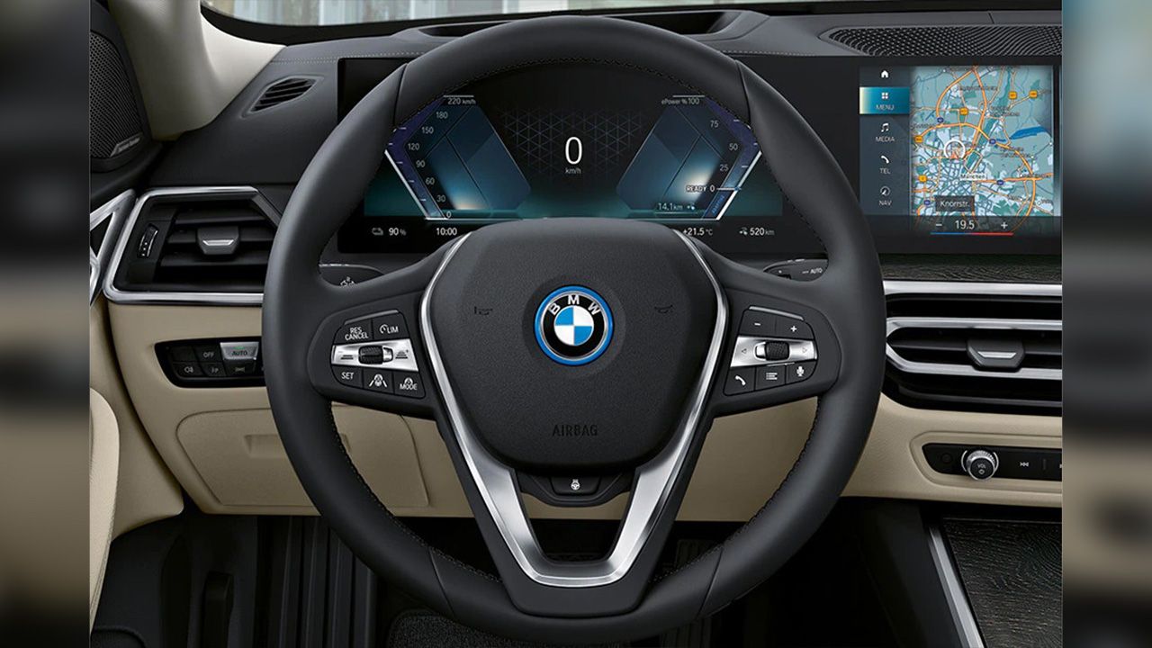 BMW i4 Steering Close Up1