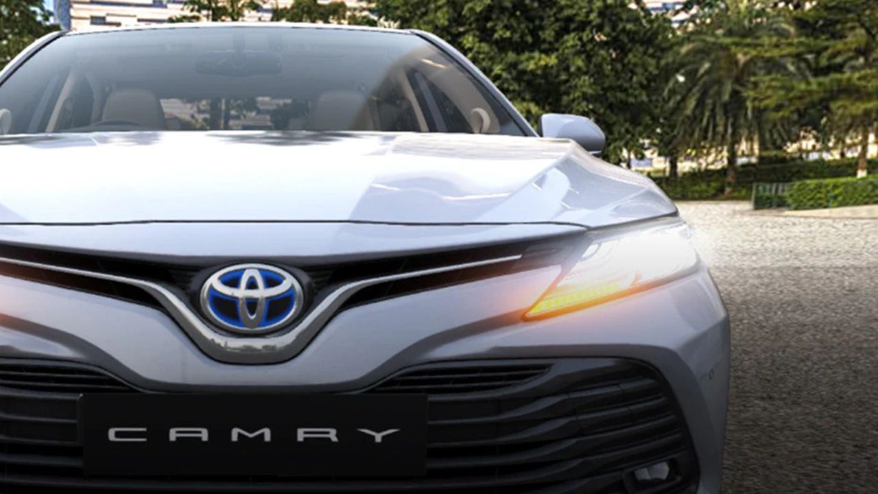 Toyota Camry Headlamp