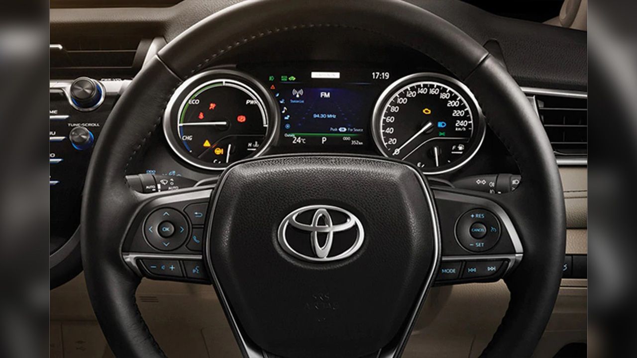 Toyota Camry Instrumentation Console On Start Up