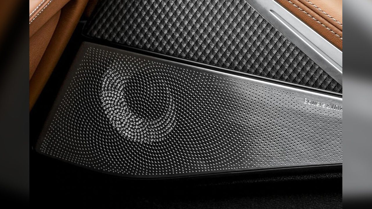 BMW X5 M Speaker View